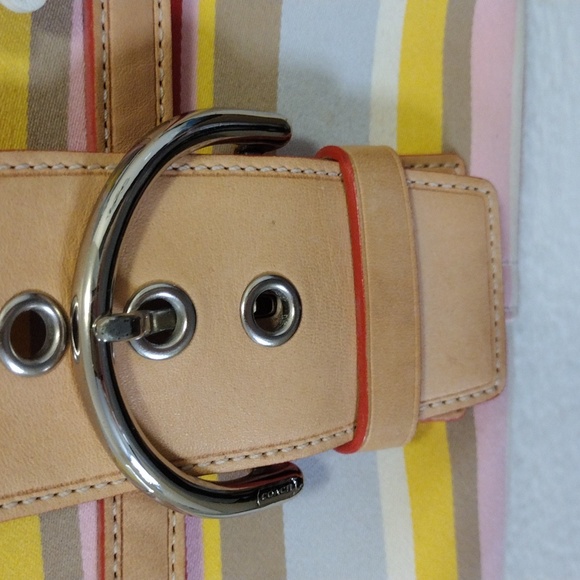 💕 COACH Stripe Buckle Handbag #4438 - Picture 4 of 15